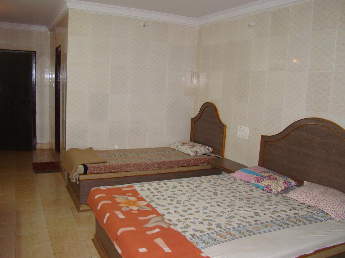 Mādhavaram Sreeniketanam Lodge מראה חיצוני תמונה
