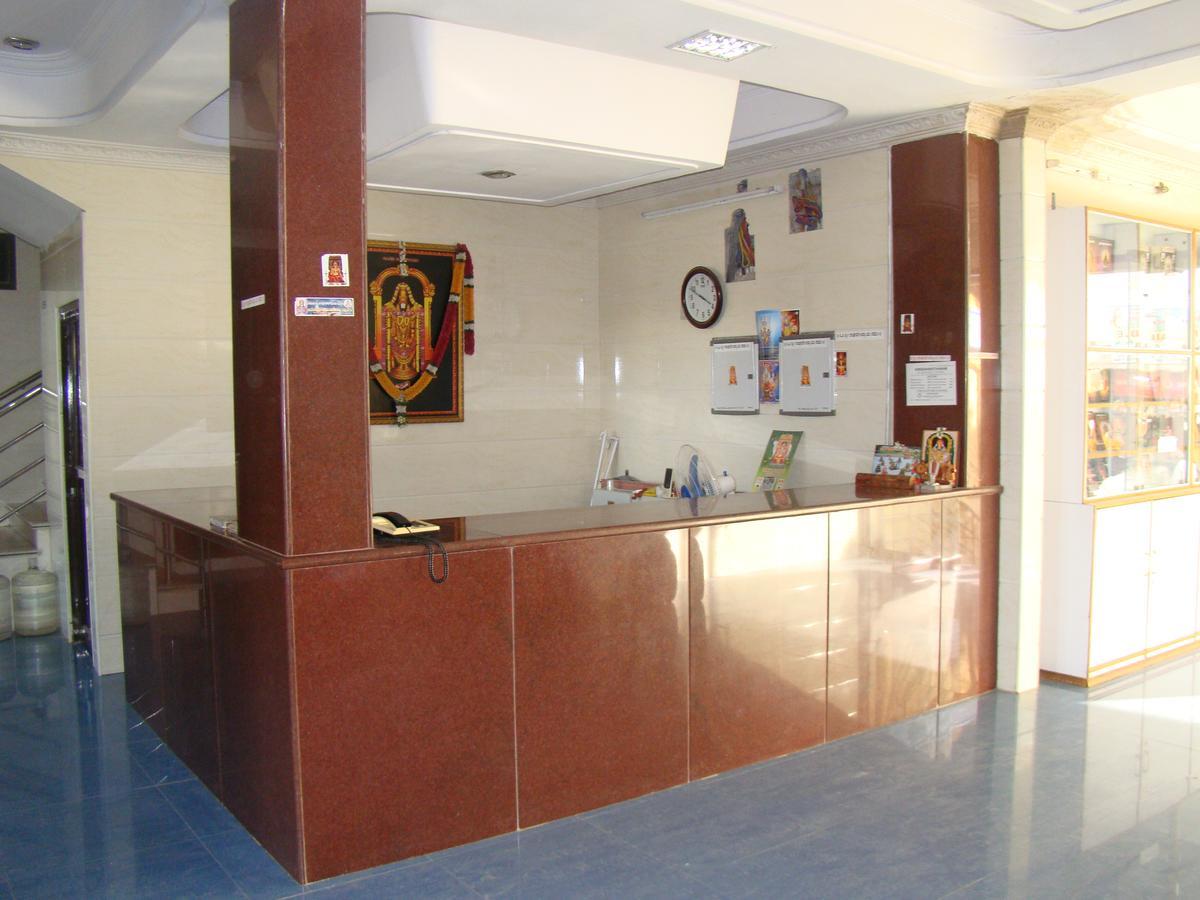 Mādhavaram Sreeniketanam Lodge מראה חיצוני תמונה