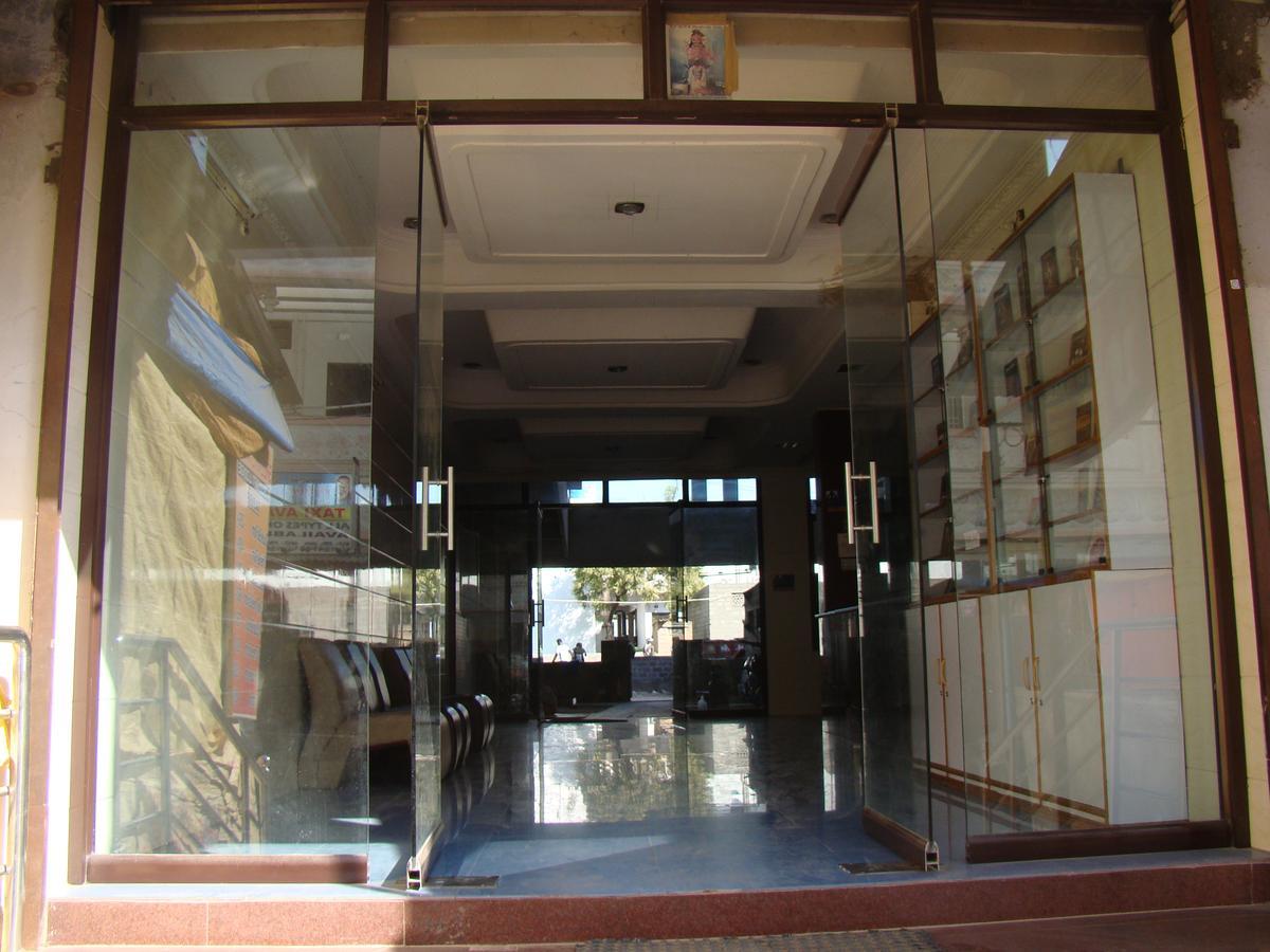 Mādhavaram Sreeniketanam Lodge מראה חיצוני תמונה