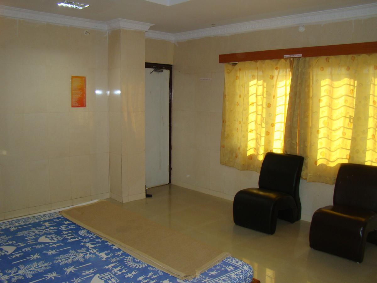 Mādhavaram Sreeniketanam Lodge מראה חיצוני תמונה